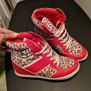 Hidden heal sneakers